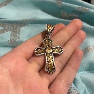 Cross pendant !!